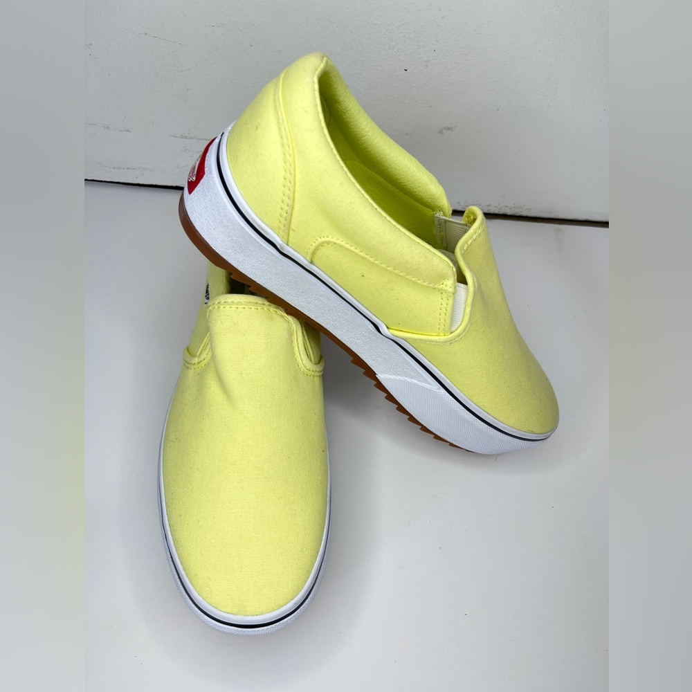 Vans Classic Slip Ons Asher Unisex Skate Shoes Yellow NWOT US WOMEN SIZE 9.5
